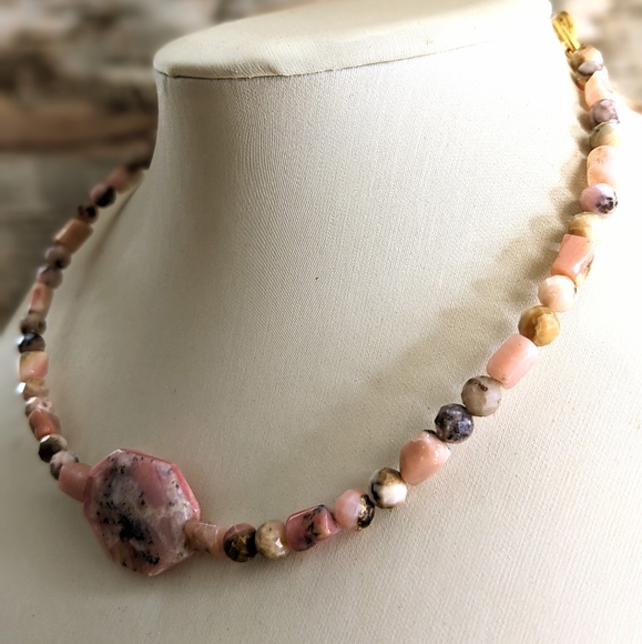 Natural Peruvian Pink Opal Beaded Necklace with Pink Opal Centerpiece - Picture 3 of 11
